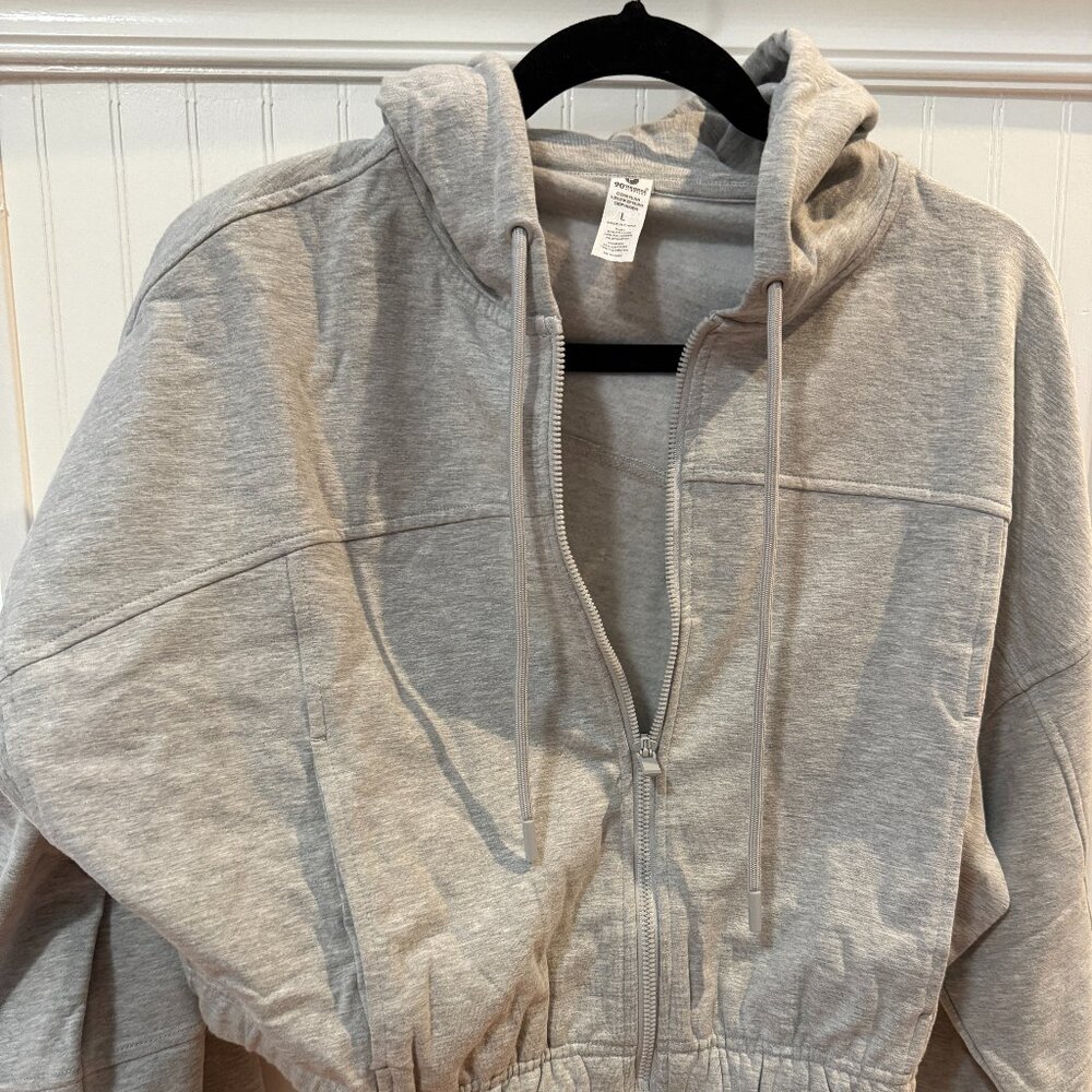 NWOT 90 Degrees by REflex Cloud PLush Zip Front Cropped Hoodie Sweatshirt Grey L